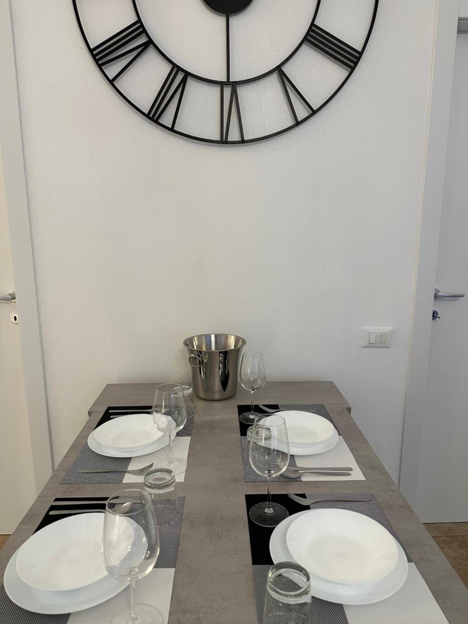 San Babila - Luxury Milanese Apartment Exterior foto